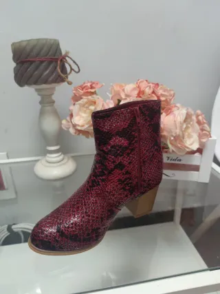 Botín tacón efecto piel pitón