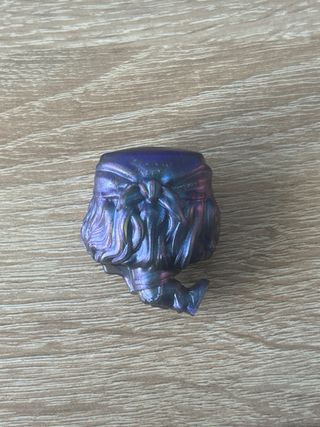 Muñeco Eddie Munson Kinder Sorpresa Stranger Thing