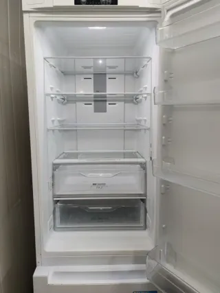 Nevera Indesit 200x60cm A+ no Frost con Garantia