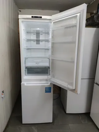 Nevera Indesit 200x60cm A+ no Frost con Garantia