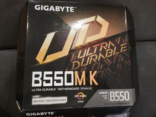 Gigabyte B550M K Placa Base