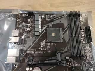 Gigabyte B550M K Placa Base