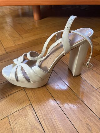 Sandalias de tacón blancas