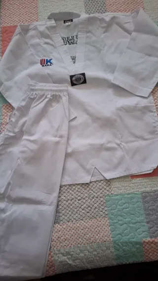 Kimono Taekwondo IKARAKara + Protecciones