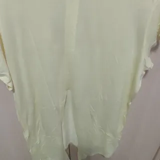 Blusa de mujer amarilla