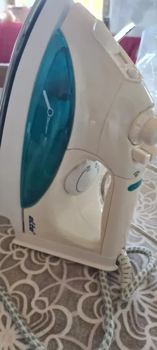 Ferro da stiro Elta Luxus 100N