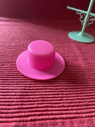 3 cappelli Barbie anni '80 con espositore