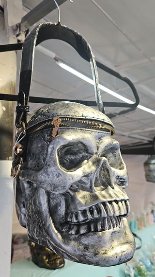Bolso Calavera Negro Charol