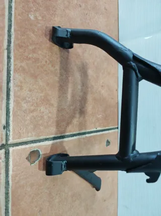 Caballete central Honda NS125F