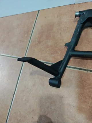 Caballete central Honda NS125F