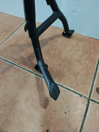 Caballete central Honda NS125F