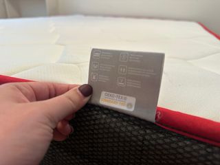 Cama con cajones de madera