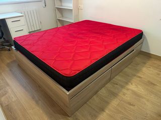 Cama con cajones de madera