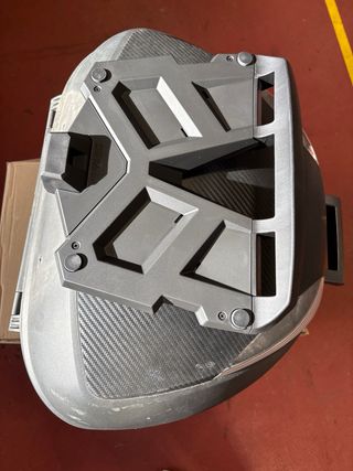 Baúl Shad SH48 con rozaduras