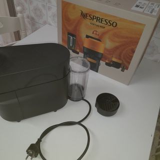 Cafetera Nespresso Vertuo Pop Negra
