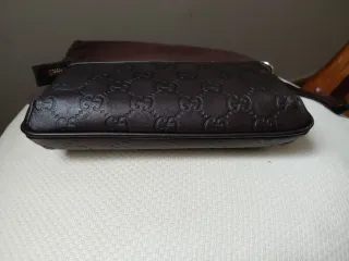 Cartera de mano Bolso Wristlet. GUCCI piel marron