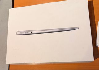 MacBook Air 13” i5 8GB 128GB Plata
