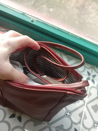 Cartera de piel marrón