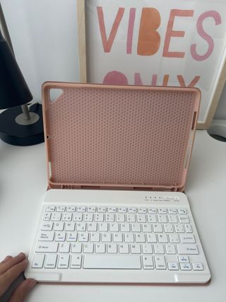 Funda iPad 9.7' con Teclado Bluetooth color rosa
