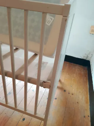 Cuna blanca para bebé con colchón