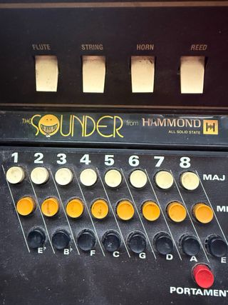 Órgano Electrónico Hammond Sounder