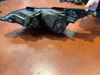 Faro derecho Tata Vista