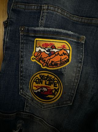 Pantalón vaquero Dsquared2 elastico y ajustado.