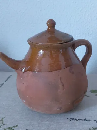 Cafetera o Tetera de barro refractario y vidriado