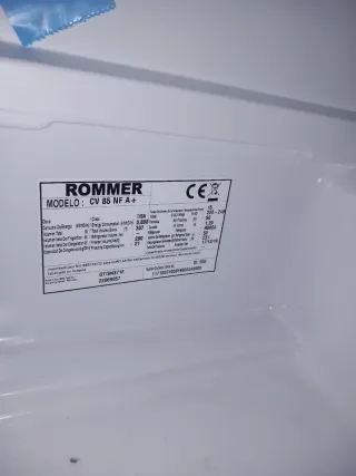 Congelador vertical casi nuevo A+++no frost