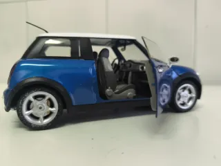 Coche Mini 1:18 Azul