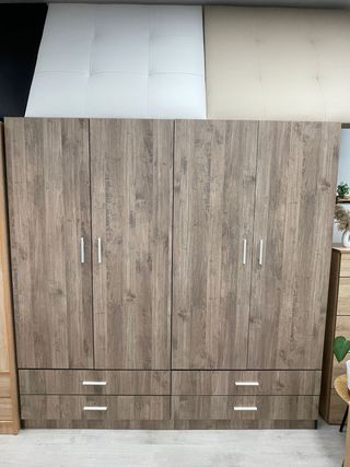 Armario 4 puertas y 4 cajones madera