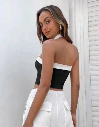 Top Shein Negro/Blanco Cruzado Talla S (NUEVO)