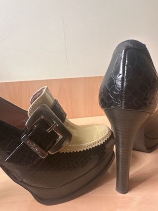 Zapatos de tacón Ezio beige y negro