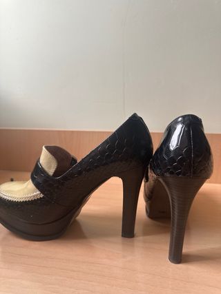 Zapatos de tacón Ezio beige y negro