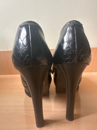 Zapatos de tacón Ezio beige y negro