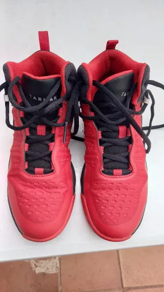 Zapatillas Baloncesto Tarmak. Talla 36.