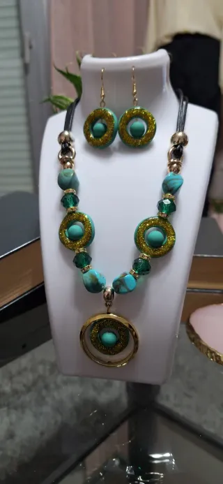 Collar y pendientes estilo bohemio nuevos