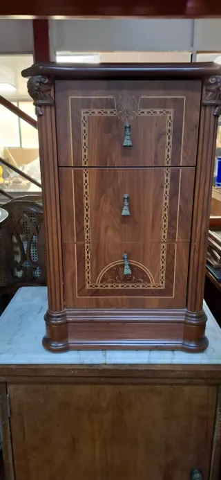 Conjunto cabeceros y mesilla de madera