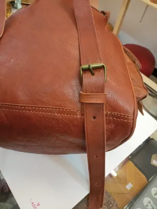 Mochila artesanal de cuero