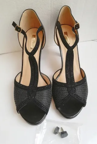 Sandalias tacón negras y plateadas