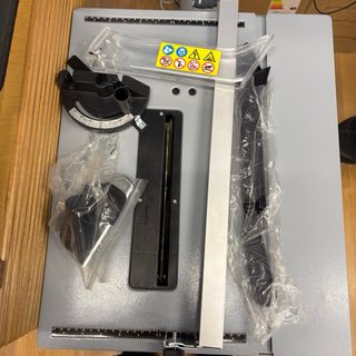 Sierra de mesa multifunción para madera