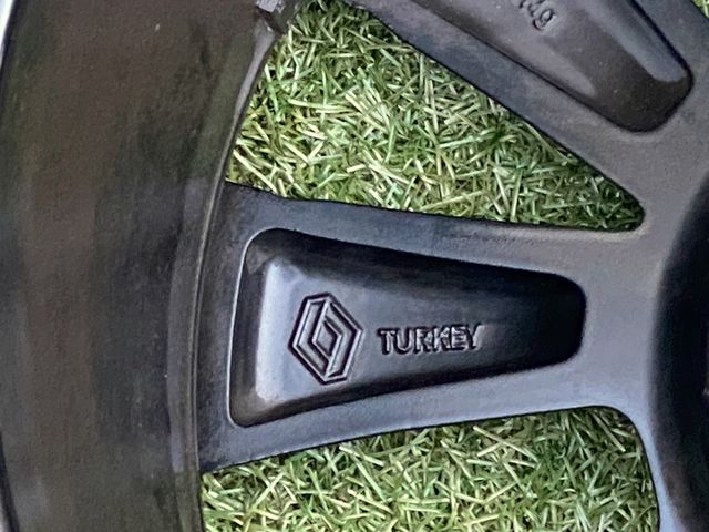 Llantas Originales Renault / Nissan 16" Impolutas