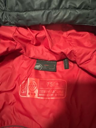 Plumas Mammut Mujer Talla S Negra y Roja