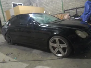 Llantas Mercedes plateadas