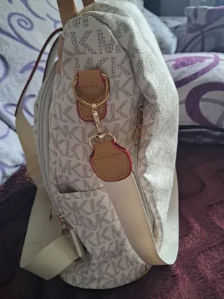 Mochila Michael Kors Beige y Blanca