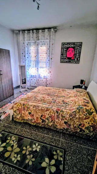 Scarpe usate biancheria vestiti jeans roba variata