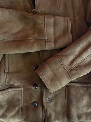 Montone di pelle marrone