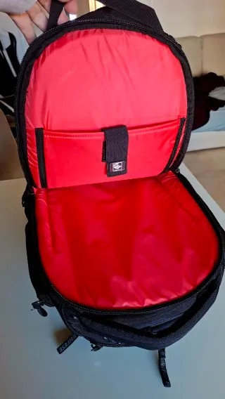 Mochila Dainese Negra y Roja