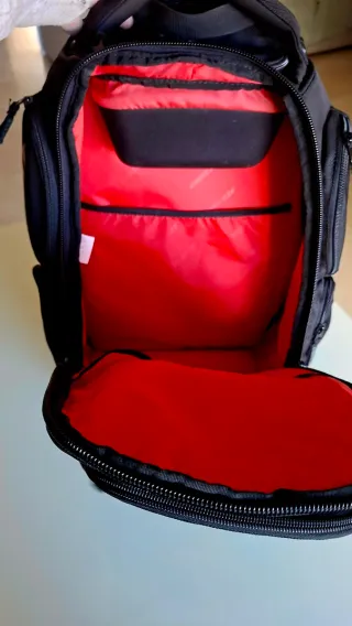 Mochila Dainese Negra y Roja