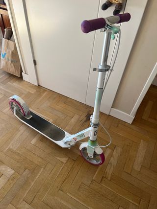 Patinete oxelo mid 9 .blanco y morado casi nuevo